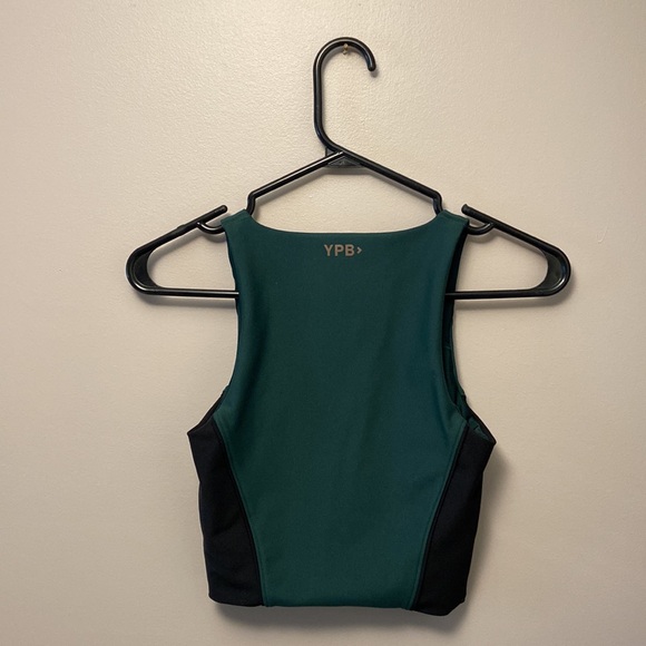 Cropped Green Tank Top - Picture 2 of 3